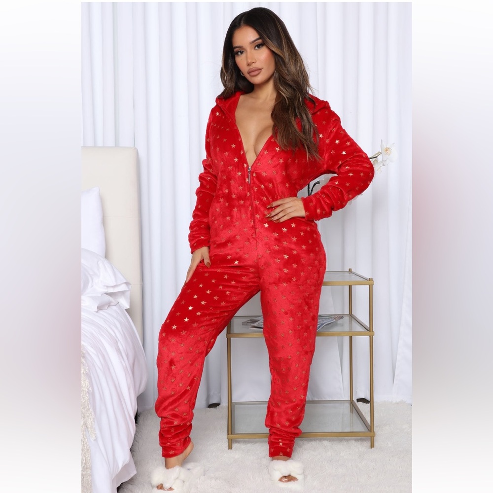 Red w gold shimmer stars fleece long sleeve hooded onesie pajama jumpsuit XS
